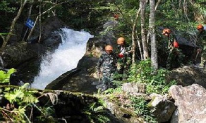 Xe buýt rơi xuống hẻm núi ở Lào, 13 du khách Trung Quốc thiệt mạng