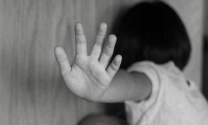 Người mẹ lặn lội khắp nơi đòi công bằng cho con gái nghi bị hiếp dâm ở Sài Gòn