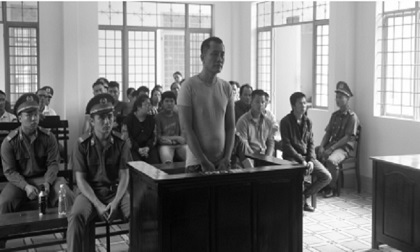 Đại gia gỗ mua siêu xe trong chớp mắt và con đường ra vành móng ngựa
