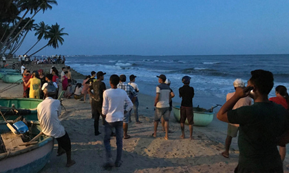 4 thanh niên 10X bị sóng cuốn mất tích khi tắm biển Phan Thiết