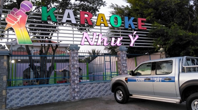 Nhóm thanh niên phê ma tuý giấu thuốc lắc quanh quán karaoke - 1