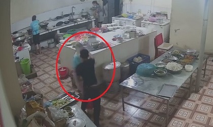 Hoàn cảnh éo le của phụ bếp trạm nghỉ bị tạt axit vào mặt ở Hòa Bình