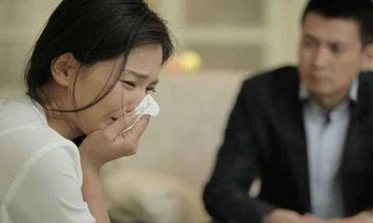 Phát hiện ảnh nóng của bạn thân trong điện thoại chồng, vợ giải quyết nhẹ nhàng đút túi 1 tỷ mặc kệ 2 kẻ phản bội lừa dối suốt 8 năm