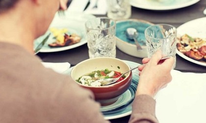 Chuyên gia tiết lộ 'bí mật' kinh khủng ở các nhà hàng: Thích đến mấy cũng đừng động vào 8 món ăn này kẻo ngộ độc, ai nghe xong cũng 'cạch' tới già!