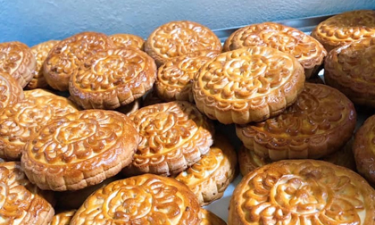 Lạ lùng dân Hà Nội tìm mua bánh trung thu không nhân