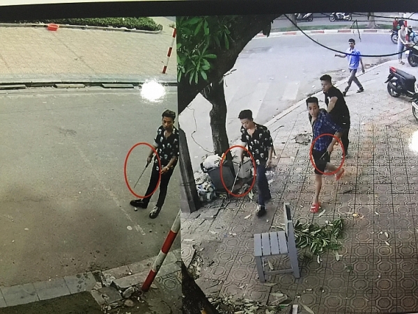 Hà Nội: Băng nhóm côn đồ lộng hành ngay ở quận Ba Đình Hà Nội: Băng nhóm côn đồ lộng hành ngay ở quận Ba Đình