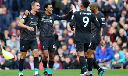 Vùi dập Burnley, Liverpool đòi lại ngôi đầu từ tay Man City