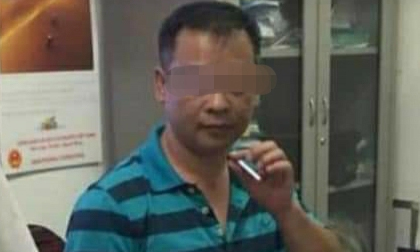 Clip ghi lại cảnh người đàn ông có hành động 'lạ' với cô gái trong hầm chung cư