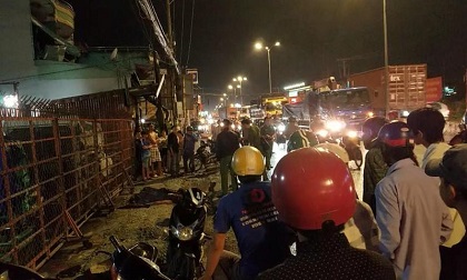 Tài xế xe công nghệ gục chết khi đi bộ mua xăng