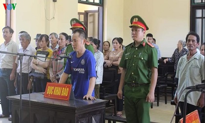 Đánh chết hàng xóm vì thấy bố đẻ bị xúc phạm