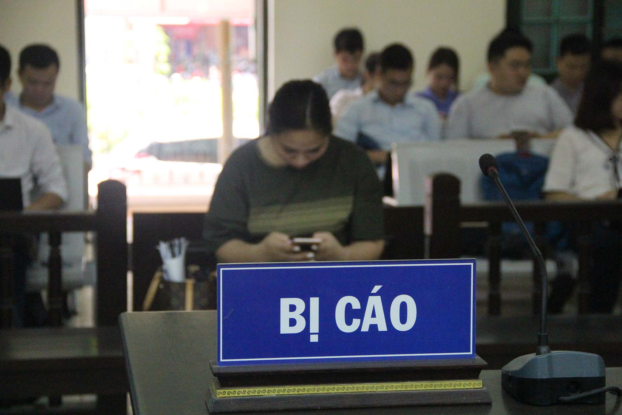 Một mực chối tội, cựu Thượng uý CA Nguyễn Thị Vững bị bắt thế nào? hình ảnh 2 mot muc choi toi, cuu thuong uy ca nguyen thi vung bi bat the nao? hinh anh 2