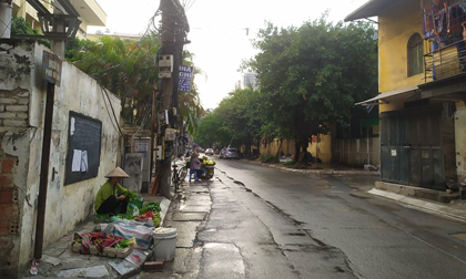 Vụ cháy Công ty Rạng Đông: Người dân tháo chạy, phố Hạ Đình vắng như chùa Bà Đanh