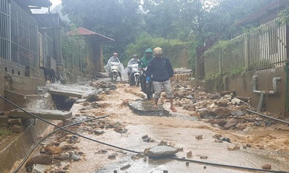 Dự báo thời tiết 10/9: Hà Nội mưa rào, nguy cơ có lốc