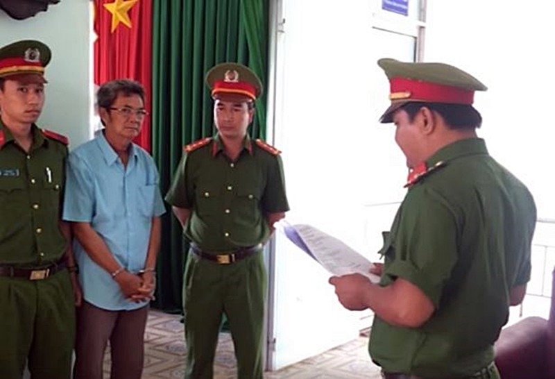 Thầy giáo dạy nhạc dâm ô 3 bé gái: Thấy hát hay nên nựng - ảnh 1