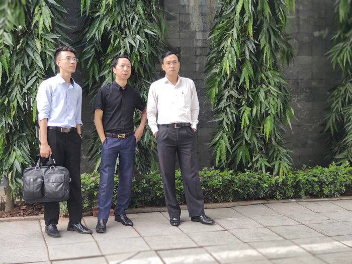 Đang thực nghiệm hiện trường điều tra vụ bé trai 6 tuổi trường Gateway tử vong, tài xế Phiến đã có mặt ảnh 2