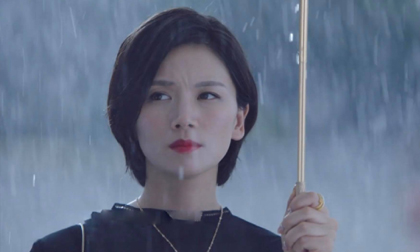 Bước ra khỏi phòng mổ đẻ, tôi thấy chồng cũ đang ngồi thu lu một góc khóc vì hối hận