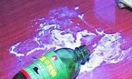 Vợ chồng ôm nhau tử vong trên giường
