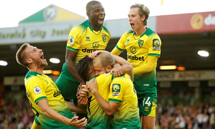 Man City thua trận đầu tiên tại Premier League
