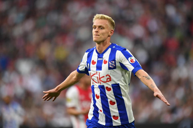 Heerenveen thua dam Ajax truoc khi Van Hau sang Ha Lan hinh anh 1 