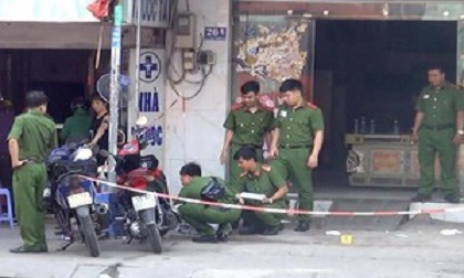 Ngồi chơi game ở tiệm internet, nam thanh niên 9X vô cớ bị đuổi chém tử vong