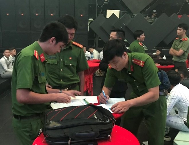 Công an lập biên bản hiện trường vụ việc (Ảnh: CAND).