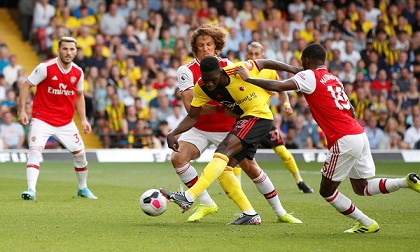 Aubameyang lập cú đúp, Arsenal vẫn mất điểm trước Watford