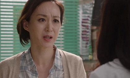 Chồng đòi ly hôn vì vợ mãi không đẻ được, mẹ chồng ngoài mặt vào hùa với con trai nhưng lại lén lút đưa con dâu 500 triệu rồi tiết lộ bí mật chôn giấu