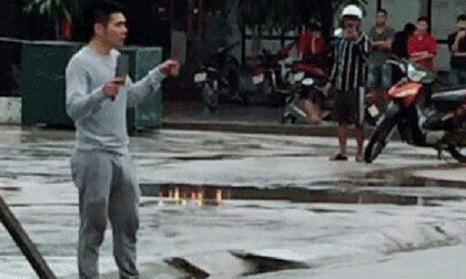 Đối tượng ngáo đá, cầm dao đuổi chém người qua đường