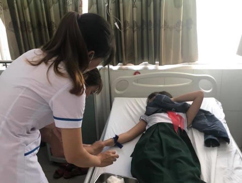 Bác tin 4 học sinh đồng loạt nhập viện vì nghi do sốc ma túy - 1