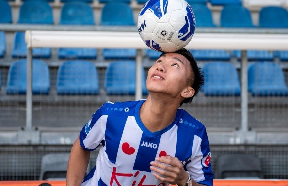 Buổi tập đầu tiên của Văn Hậu tại Heerenveen cấm cửa báo chí