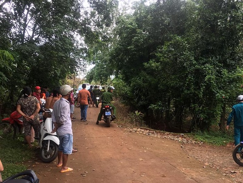  Mâu thuẫn đất đai, em bắn 2 vợ chồng anh trai - ảnh 1