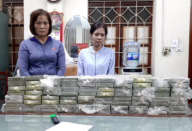 Hang chuc canh sat vay bat 3 phu nu giao dich 80 banh heroin hinh anh 1 