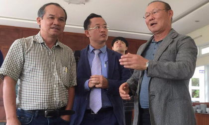 Sự thật chuyện HAGL 'bị ép' vào cửa xuống hạng: Đừng 'li gián' bầu Đức và thầy Park