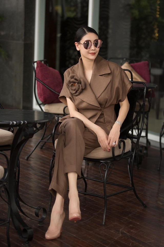 Hoa hậu có xuất thân khủng nhất Việt Nam: Cuộc đời long đong lận đận, trải qua sóng gió mới tìm thấy hạnh phúc - Ảnh 5. Hoa hậu có xuất thân khủng nhất Việt Nam: Cuộc đời long đong lận đận, trải qua sóng gió mới tìm thấy hạnh phúc - Ảnh 5.