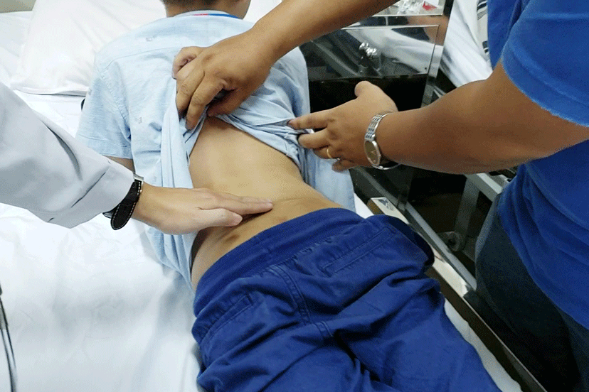 TP.HCM: Nghi vấn bé trai bị bạo hành khi ở với bố và mẹ kế - ảnh 3