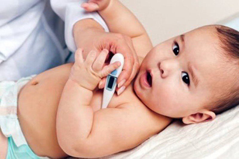 Vắt nước cốt chanh vào miệng trẻ đang sốt và co giật để chữa bệnh: Chuyên gia khẳng định cha mẹ đang làm hại con - 2