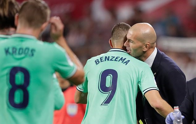 Benzema ruc sang dua Real Madrid len top dau La Liga hinh anh 4 
