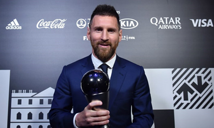 Vượt Ronaldo, Messi lập thành tích chưa từng có trong lịch sử