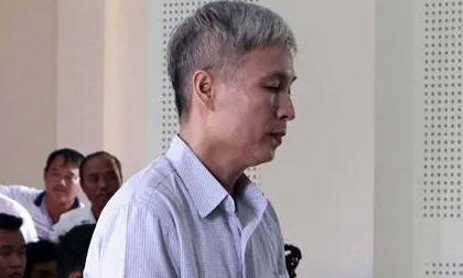 Đặt định vị theo dõi vợ rồi đâm chết tình địch, chồng lĩnh án 17 năm tù