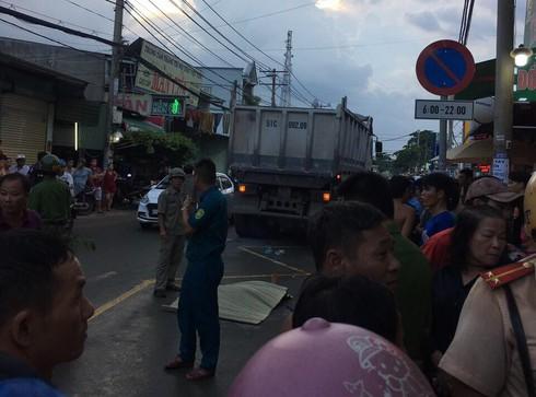 “Hung thần” xe ben chạy giờ cấm, cán tử vong cô gái trẻ ở TP.HCM - 1