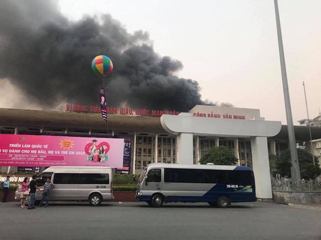 Khung canh do nat, san khau chay thanh than ben trong Cung Viet Xo hinh anh 1 