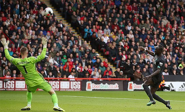 Thắng may mắn đội mới lên hạng, Liverpool vững vàng trên đỉnh với điểm số tuyệt đối