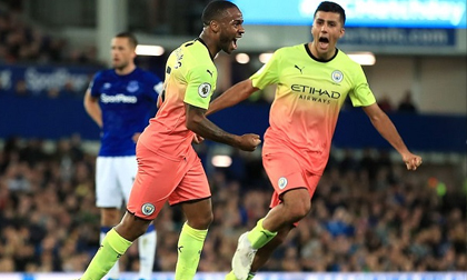 Đánh bại Everton, Man City tiếp tục đua song mã với Liverpool