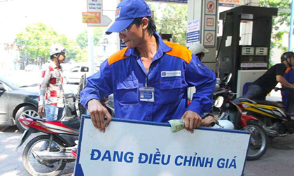 18 h chiều 1/10, giá xăng dầu tăng mạnh thêm gần 1000đ/lít
