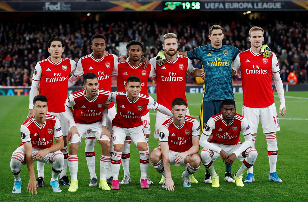 Tien dao 18 tuoi lap cu dup trong 2 phut giup Arsenal thang 4-0 hinh anh 1 