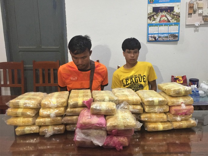Chặt đứt đường dây vận chuyển 200.000 viên ma túy vào Việt Nam - Ảnh 1. Chặt đứt đường dây vận chuyển 200.000 viên ma túy vào Việt Nam - Ảnh 1.