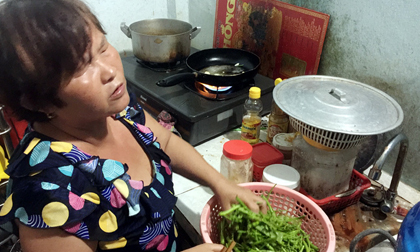 Đám cưới trong mơ của đôi vợ chồng mù bán vé số khắp Sài Gòn
