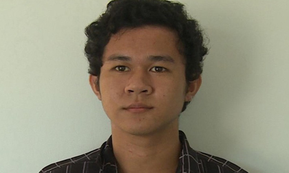 Gã thanh niên táo tợn dùng xung điện tấn công cả ông nội lẫn anh họ để cướp tài sản
