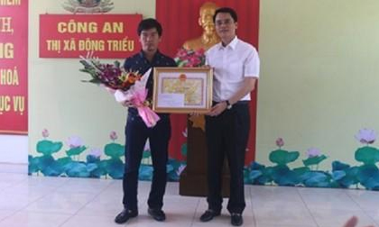 Thưởng 10 triệu đồng cho lái xe húc ngã tên cướp tiệm vàng tại Quảng Ninh