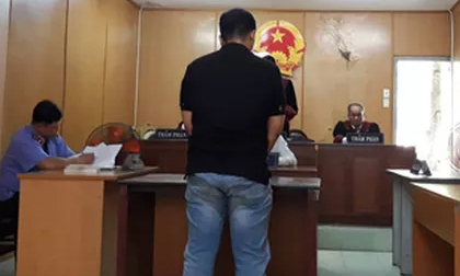 Đi cướp rồi bỏ trốn, sau đó vào ngành công an và phát hiện mình bị truy nã